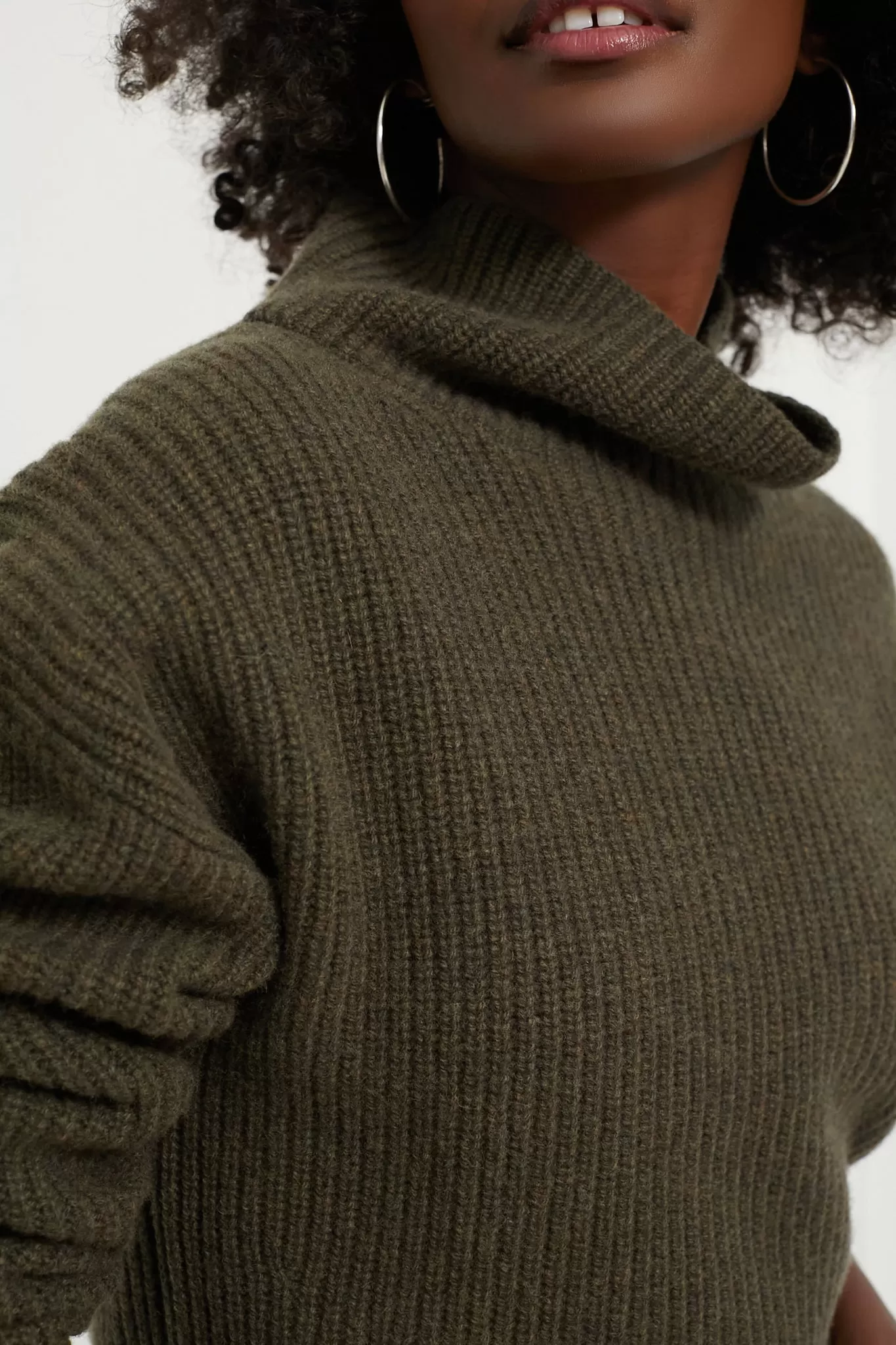 Canopy Olive Heather Pullover