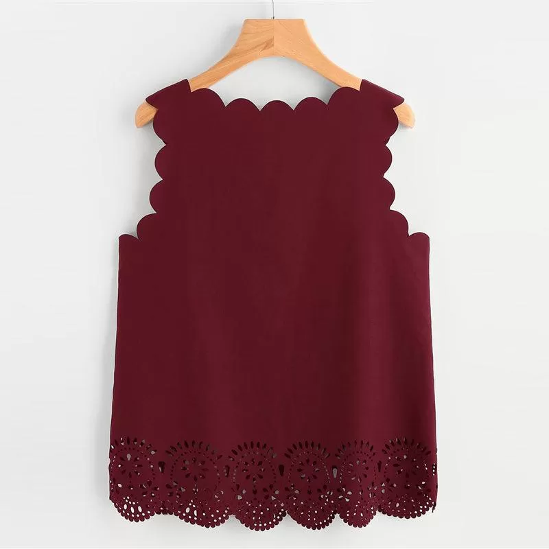 SCARLET’S SCALLOPED SHELL TOP