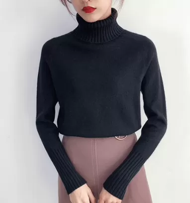 TIA’S TURTLENECK