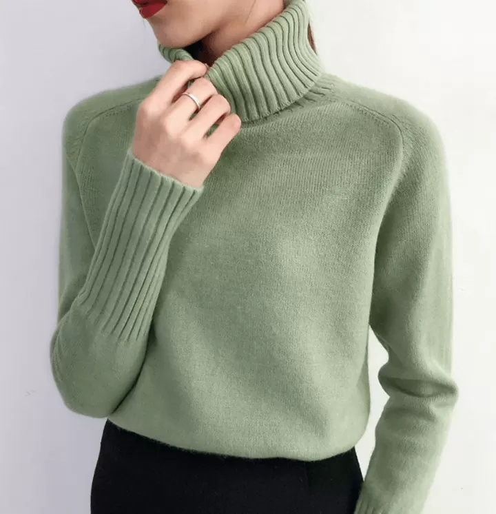 TIA’S TURTLENECK