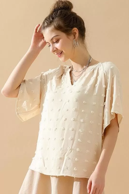 V NECK DOT DETAILED SHORT SLEEVE TOP